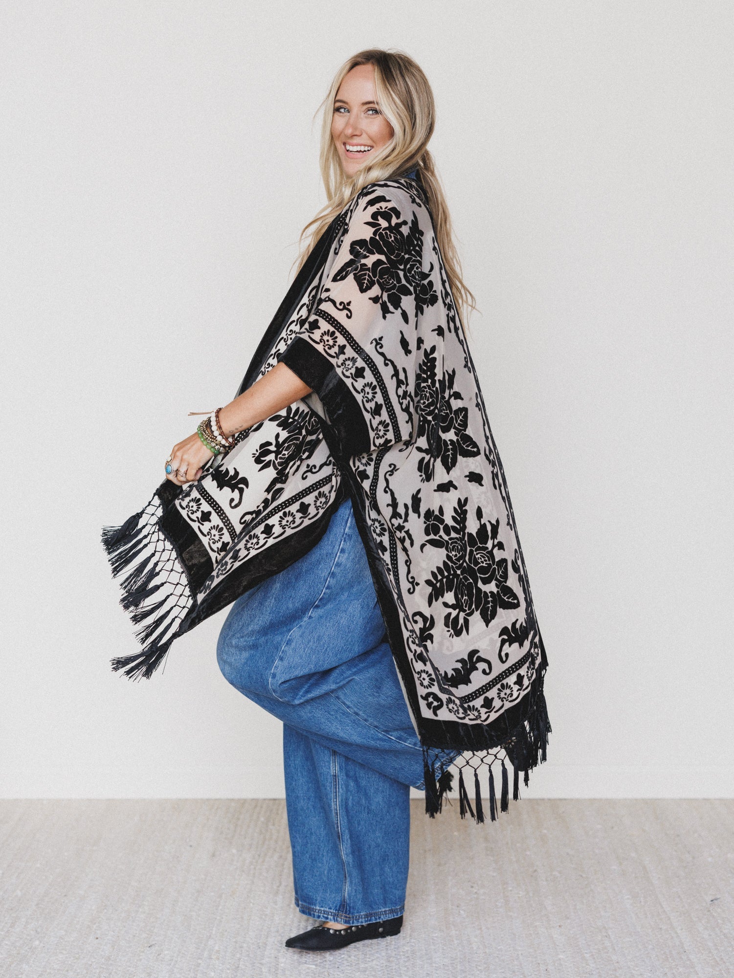 Crushin' On You Velvet Kimono - Black