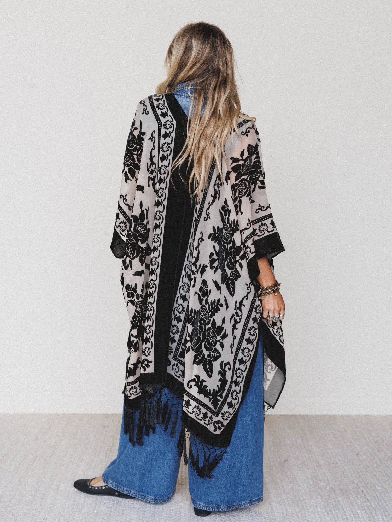 Crushin' On You Velvet Kimono - Black