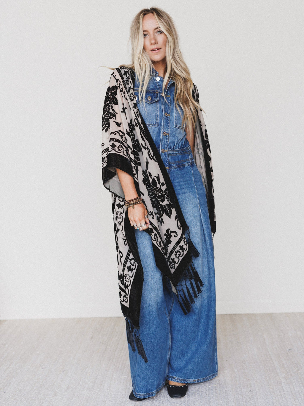 Crushin' On You Velvet Kimono - Black