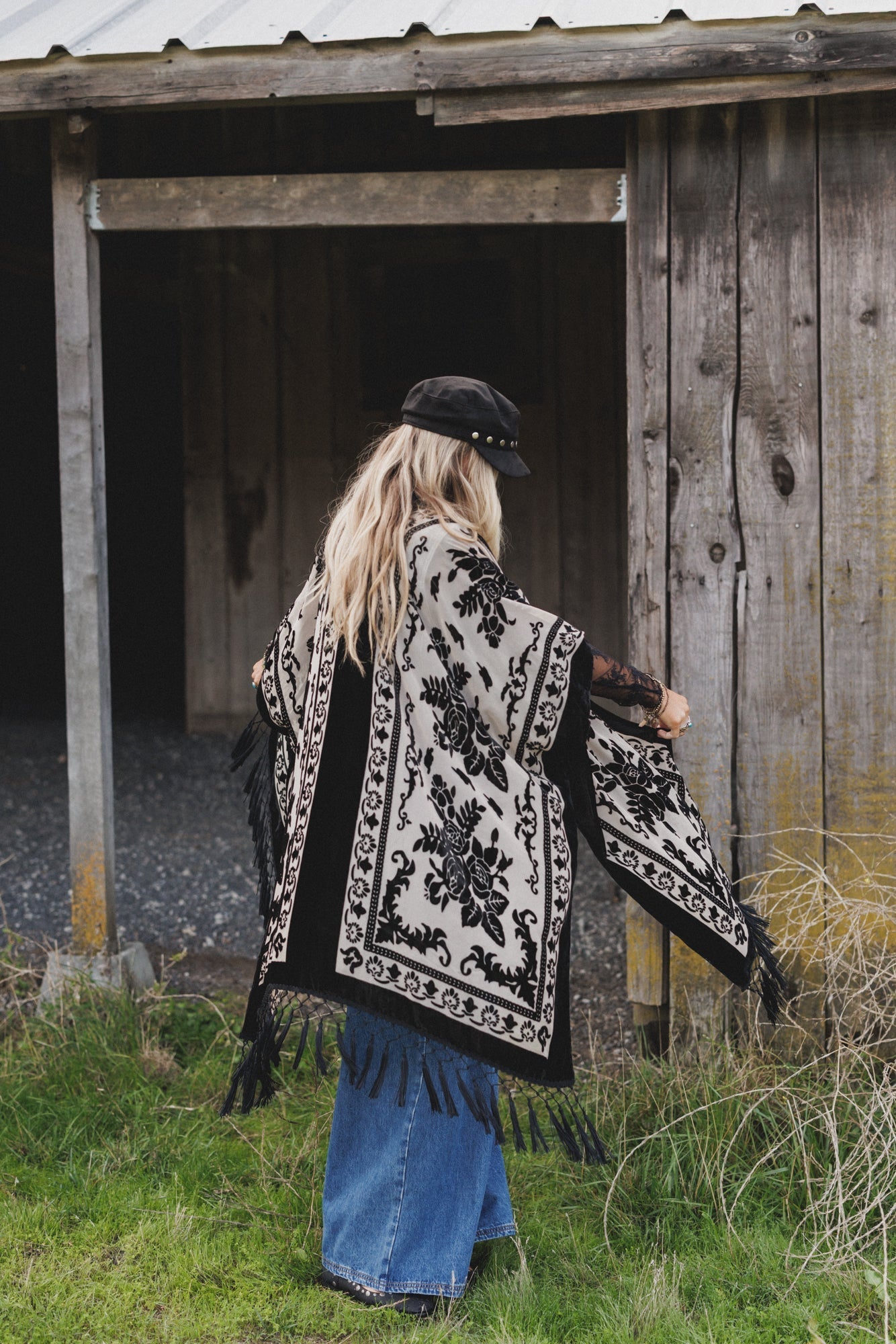 Crushin' On You Velvet Kimono - Black